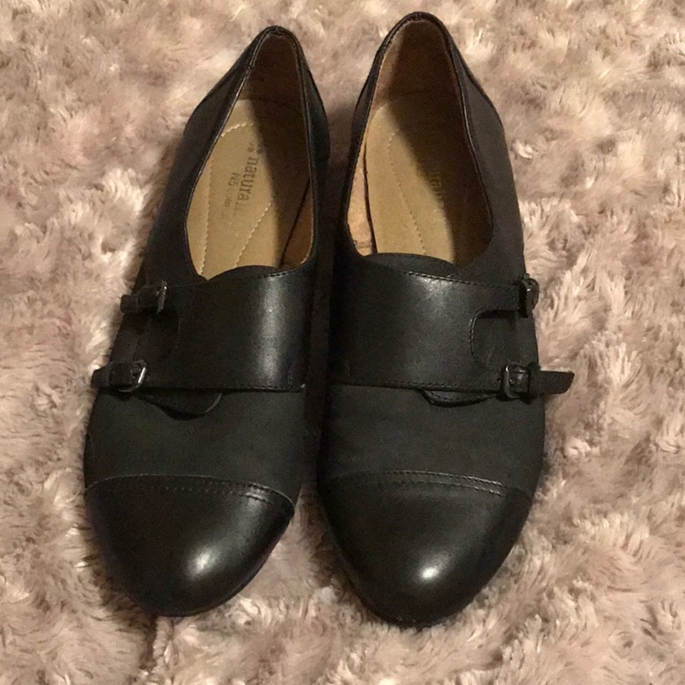 Naturalizer black shoes - size 8